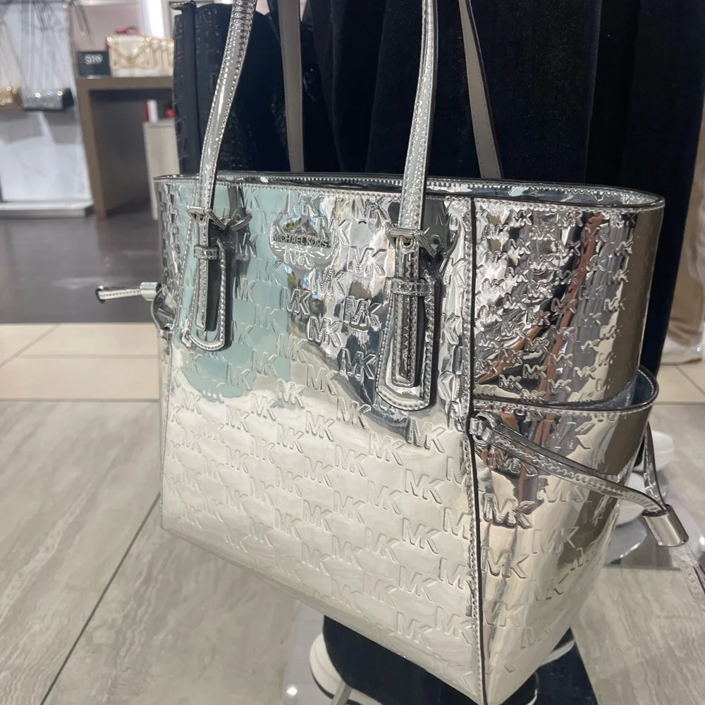 MICHAEL KORS Voyager Large Patent Logo Debossed EW Shoulder Tote Bag Silver NWT